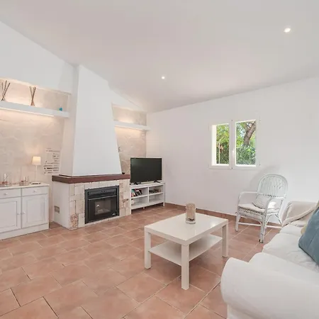 Holiday home Abril *