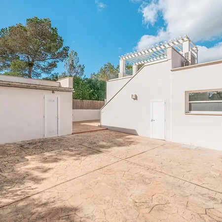 Holiday home Abril